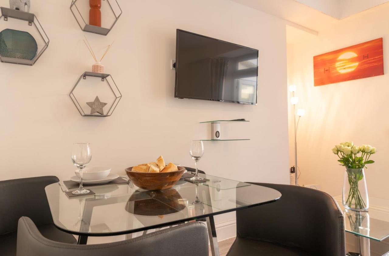 Highfield House - 1 Bed-Sleeps 2-Tjs20Hh Apartment Ilfracombe Luaran gambar
